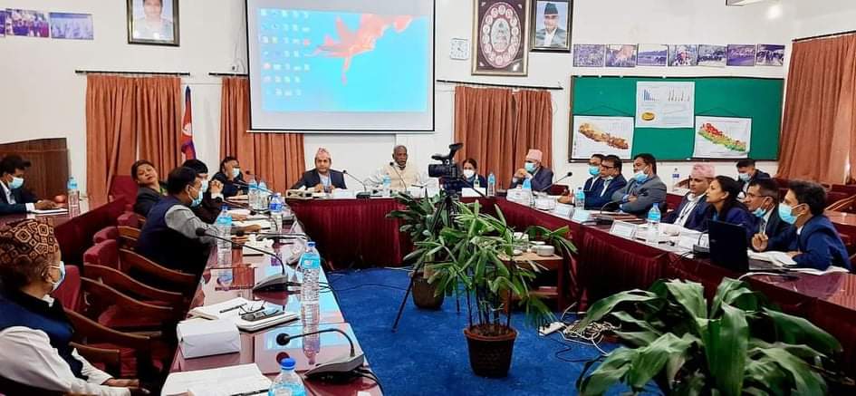 क्षतिपूर्ति बारे छलफलमा जुटे कृषि मन्त्री यादव