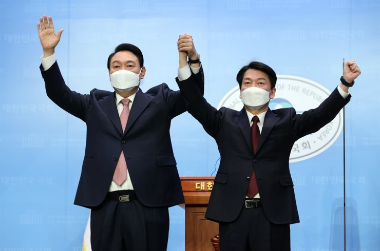 कोरियाको राष्ट्रपति चुनावमा नाटकिय मोड : सत्तारुढ उम्मेद्वार पराजित गर्न मिले बिपक्षी